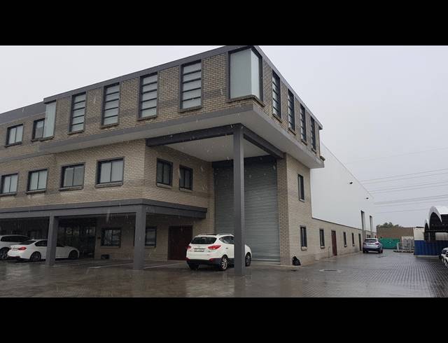 3,081M² FACTORY TO LET IN SAXON INDUSTRIAL